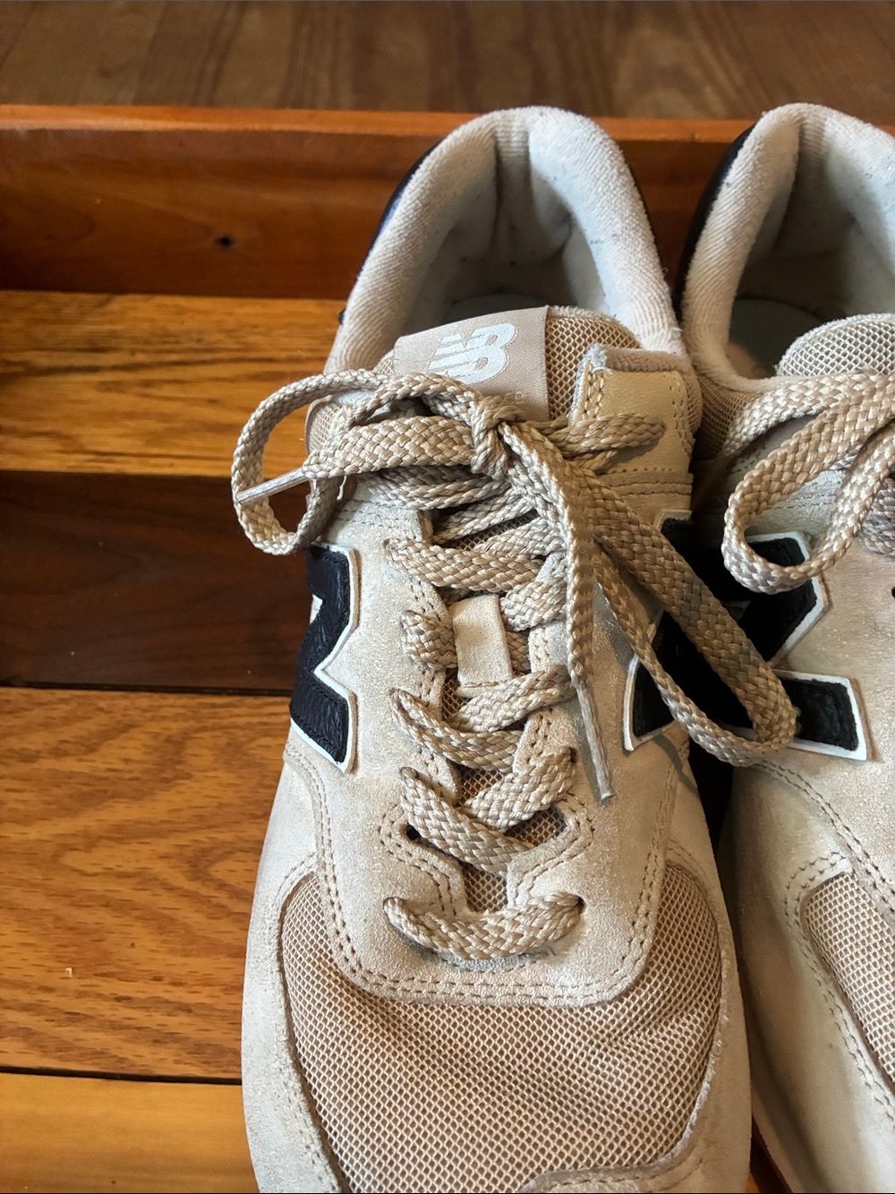 New Balance men’s Beige and Black 574 Retro Runner 10 - Picture 5 of 8